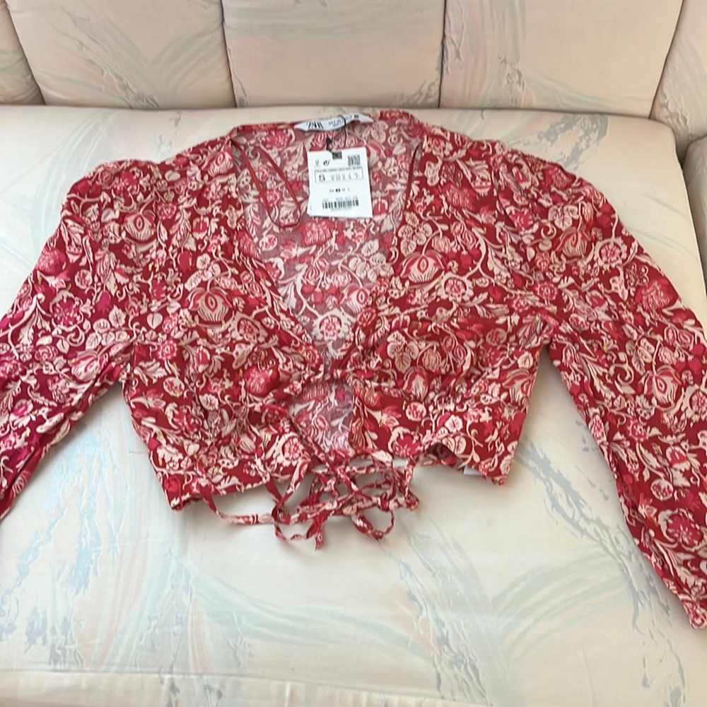 Long sleeve crop top by ZARA